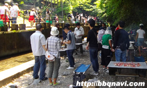 バーベキュー　千早川マス釣り場